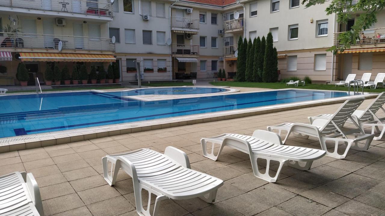 Gabi & Gabi Apartments Hajduszoboszlo Exterior photo