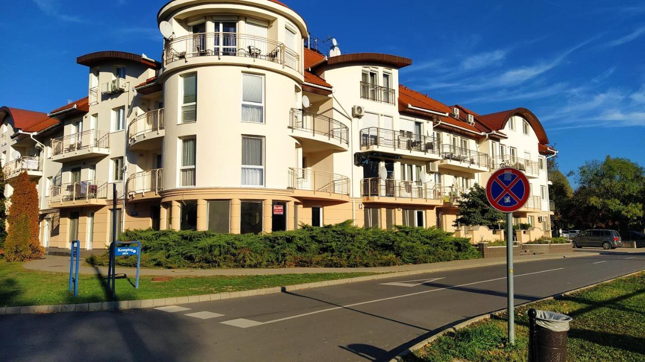 Gabi & Gabi Apartments Hajduszoboszlo Exterior photo